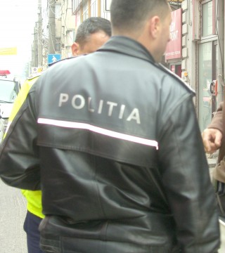 Poliţistul Laurenţiu Marius Iordache, acuzat de instigare la mită, a scăpat de controlul judiciar
